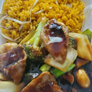 Beef + Broccoli = 3.5/5 okayyy