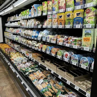 a grocery store filled with food