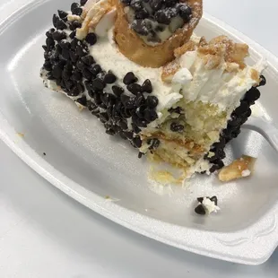 Cannoli cake