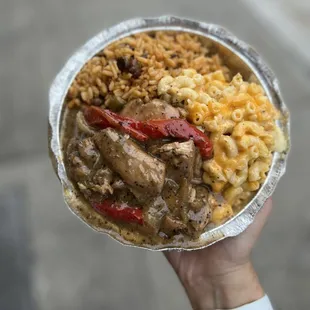 Small Dinner Plate (~$12): garlic herb chicken with rice &amp; peas and macaroni &amp; cheese