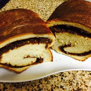 Pecan pastry bread