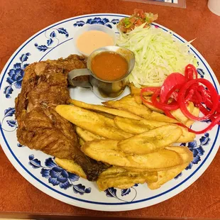 Pollo con tajadas!!!