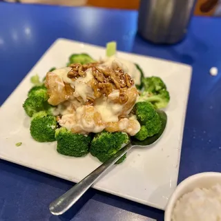 Shrimp with Pine Nuts in Mayonnaise Sauce