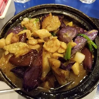 Diced Chicken and Eggplant with Salted Fish in Casserole