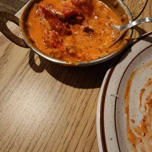 I'm 4'10 with a pretty small hand and my hand was bigger than this serving