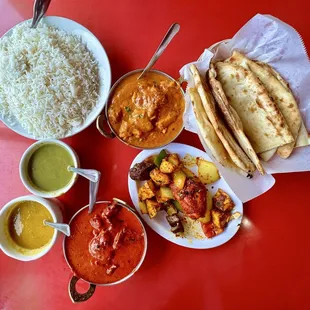 65. Combo For 2 - Garlic Naan - Butter Naan - Palak Shorba - Chicken Curry - Lamb Tikka Masala - Lentil Soup - Non Veg. Platter