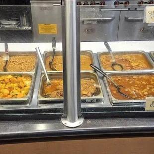 Hot entrees (curries &amp; sauces)
