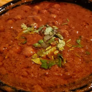Channa masala ($14). Had a faint sweetness. Way too oily. Not great, but edible.