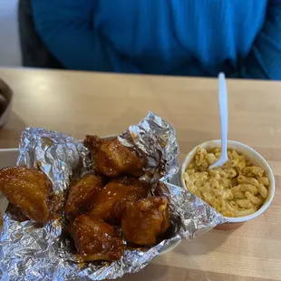 Sahara Sweet Heat Wings (6 PIECE) &amp; Innova Mac N Cheese