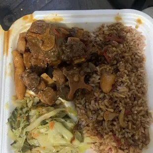 Large oxtail $20 it&apos;s all bones smh