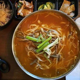 Yukgaejang kalguksu (4/5)