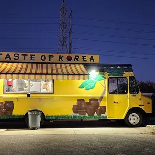 a food truck parked in a parking lot