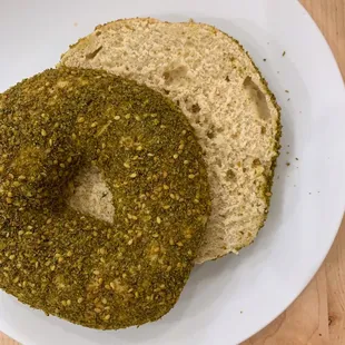 Za&apos;atat New York Bagel