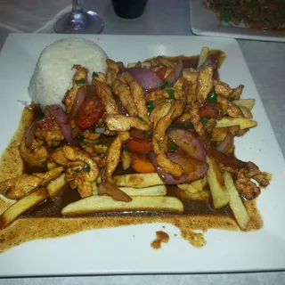 Pollo Saltado