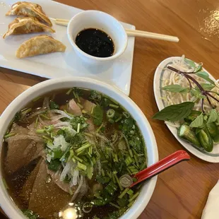 Eye Round Pho