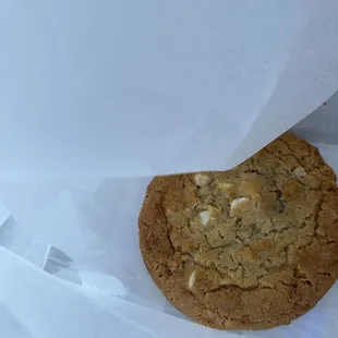 Macadamia nut cookie