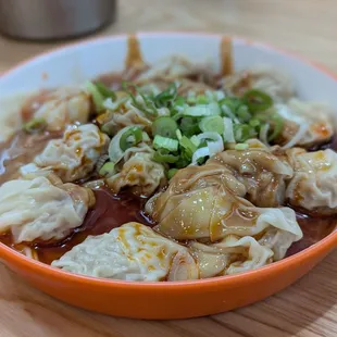 Spicy Wonton with Peanut Sauce