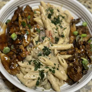 Jerk Chik'n &amp; Oyster Mushrooms Rasta Pasta