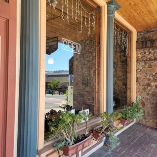 Entry from Main street