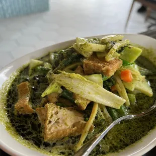 Green curry with vegetables and tofu.