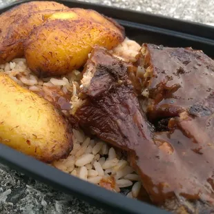 Jerk Chicken w/ Rice and Plantains