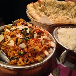 Garlic Herbal Naan.