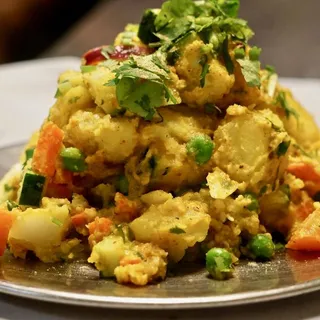 Sadae Ko Aloo ra Kakara