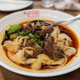 Hot Oil Pulled Noodle w/ beef