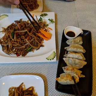K6. / Cumin Lamb Chow Mein