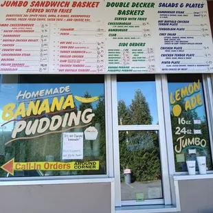 shows a menu for banana pudding