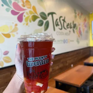 Bootea Shaker Tea with rainbow jelly