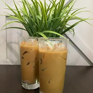 Cafe sua da - Vietnamese iced coffee with condensed milk