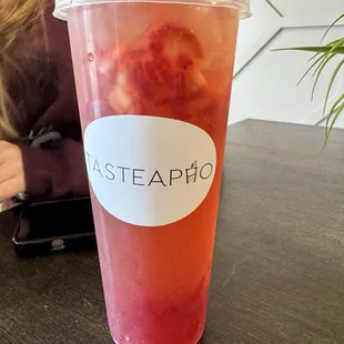 Strawberry fruit tea with popping jellies