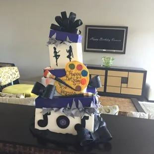 The design was incredible.. the cake even better!