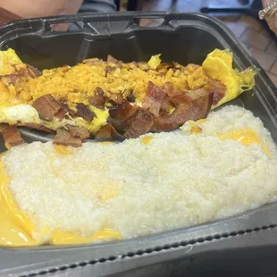 Omelette and cheese grits