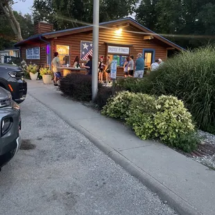 the outside of a restaurant