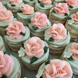 Lovely individual rise " semi-naked " cakes