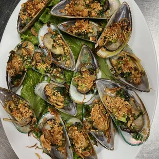 Grilled Mussels with onion