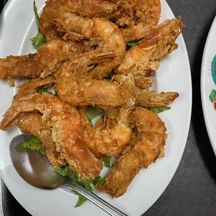 Crisp shrimp with light salt