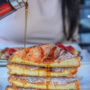 Cinnamon Toast Crunch crusted French toast