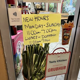 a sign on the door of a restaurant