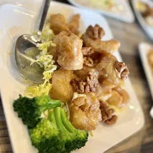 The Honey Walnut Prawns are delicious!!! So crispy.