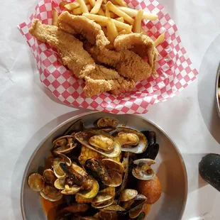 Clams, mussels, and catfish...about to dig in!