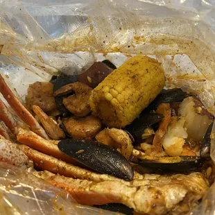 Monday Special: Black Mussel, Shrimp with No Head, Snow Crab Leg