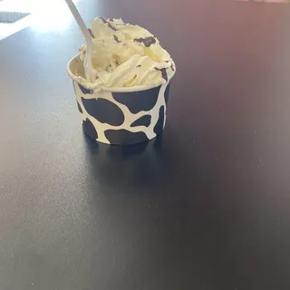 Traditional Triple Scoop Banana Split