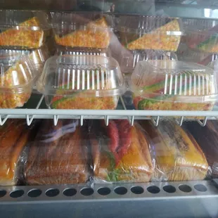 Great spot for good bake and savory. Fresh spot, check them.