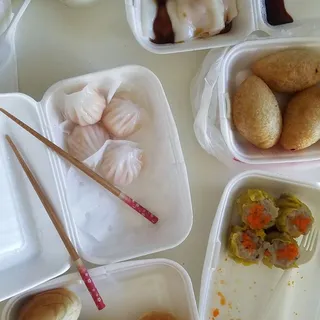 26. Shrimp Rice Roll