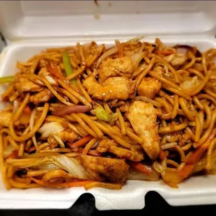 Chicken lo mein