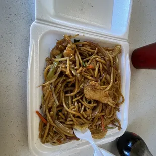 Chicken Lo Mein