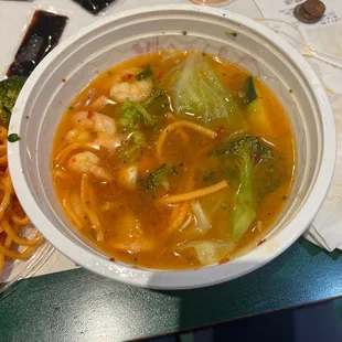 Shrimp noodle soup. That's my own lemon from home lol